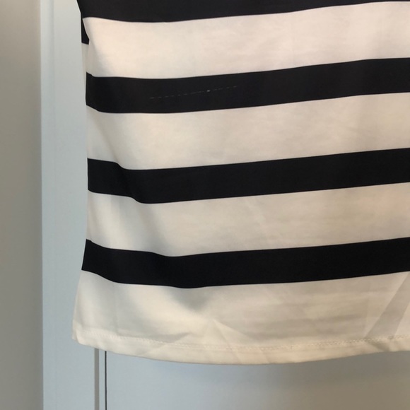 Silk shirt with bus on it from London - Picture 5 of 5